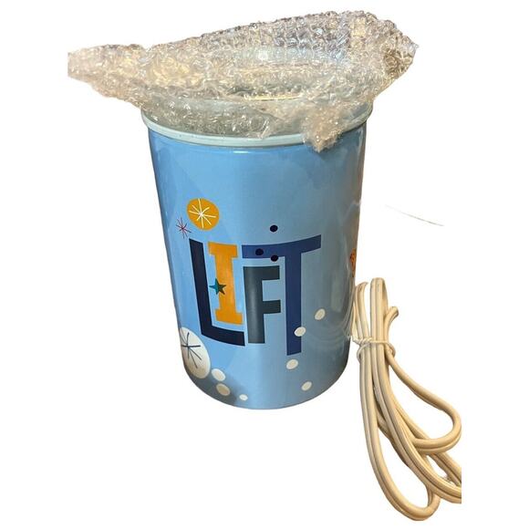 RARE SCENTSY Family Reunion 2021 Commemorative Warmer Lift New Open Box - Picture 2 of 9